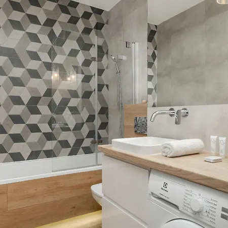Elegancki Apartament Z Balkonem Dla 4 Osob By Renters Апартаменты
